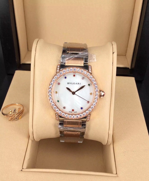 ブルガリ時計正面デザイン